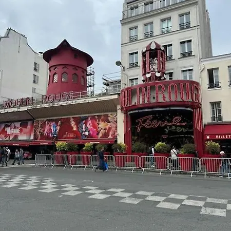 Au Moulin Rouge Apartment *